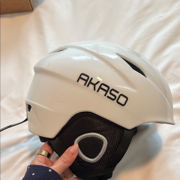 White and Black Hat with Sleek Design - Picture 1 of 3